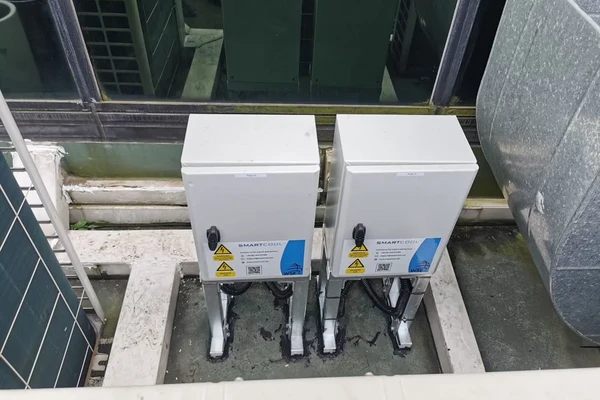ECO3 installed on large commercial VRF compressor bank